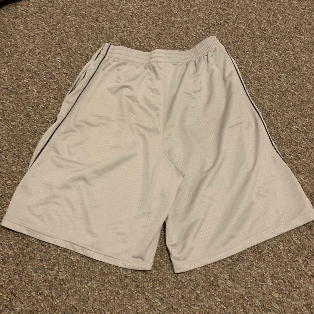 M Basketball Short - Picture 4 of 4